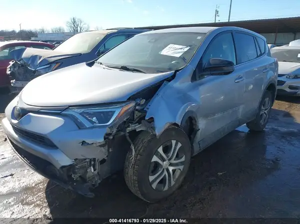 JTMBFREV7JD243413 2018 TOYOTA RAV 4 - Image 2