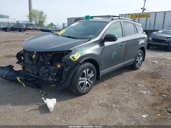 JTMBFREV7JJ188415 2018 TOYOTA RAV 4 - Image 2