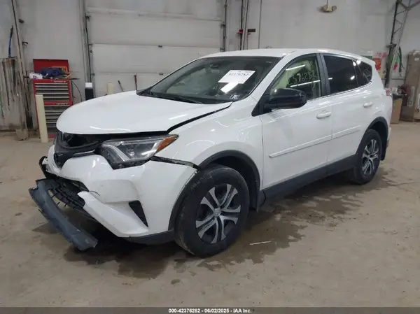 JTMBFREV7JJ207951 2018 TOYOTA RAV 4 - Image 2
