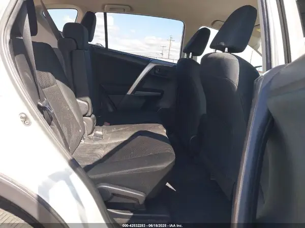 JTMBFREV7JJ721590 2018 TOYOTA RAV 4 - Image 8