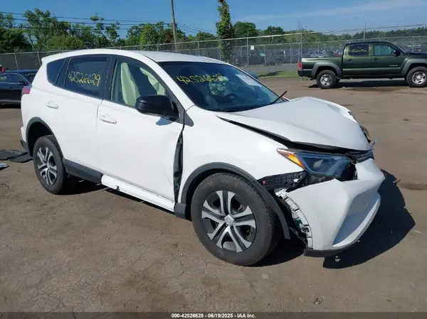 JTMBFREV7JJ745887 2018 TOYOTA RAV 4 - Image 1