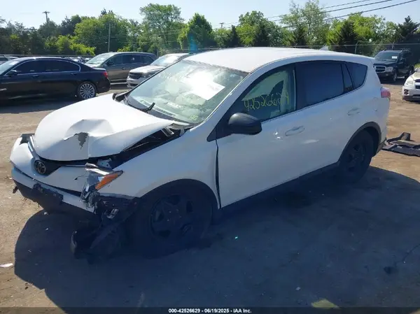 JTMBFREV7JJ745887 2018 TOYOTA RAV 4 - Image 2