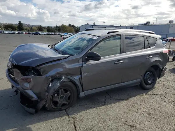 JTMBFREV8HJ167843 2017 TOYOTA RAV 4 - Image 1