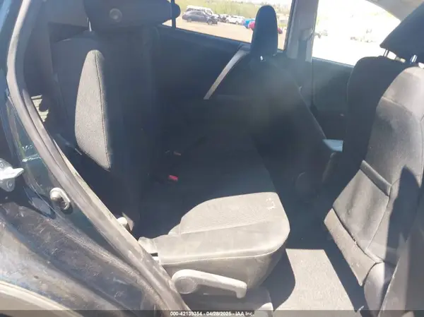 JTMBFREV8HJ168975 2017 TOYOTA RAV 4 - Image 8