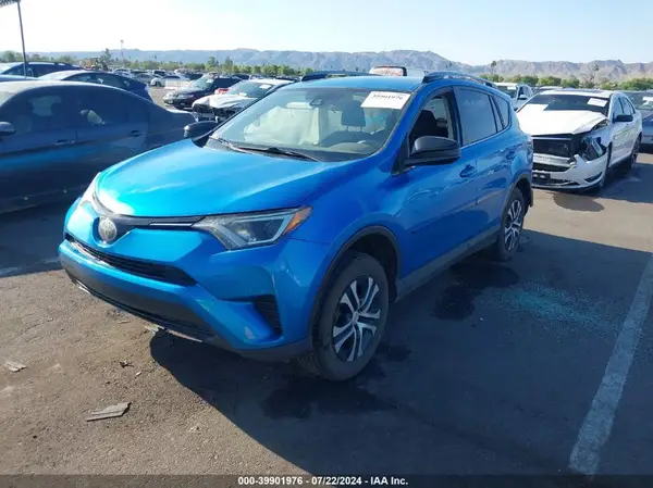 JTMBFREV8JD257319 2018 TOYOTA RAV 4 - Image 2