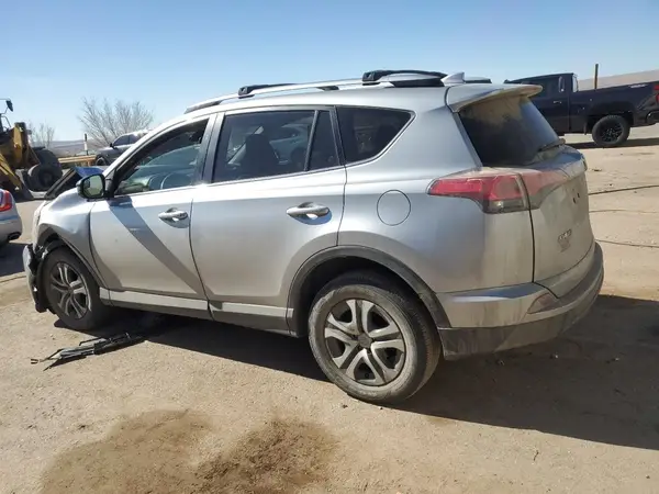 JTMBFREV8JJ209613 2018 TOYOTA RAV 4 - Image 2