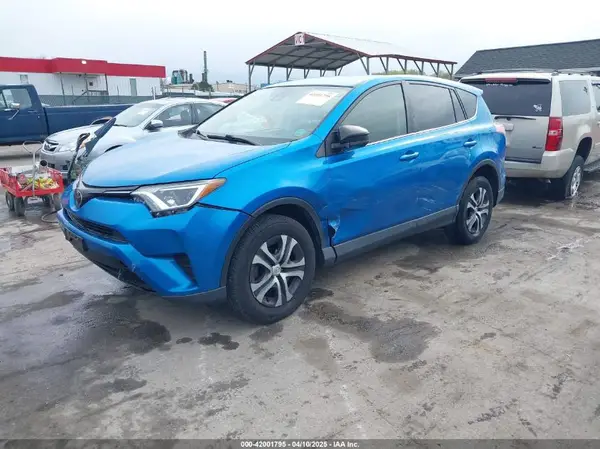 JTMBFREV8JJ220630 2018 TOYOTA RAV 4 - Image 2