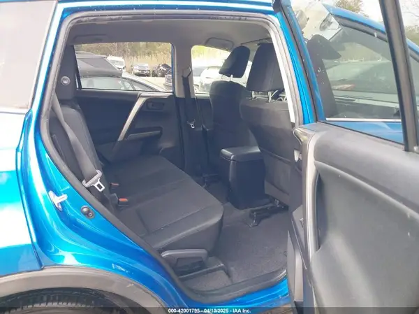 JTMBFREV8JJ220630 2018 TOYOTA RAV 4 - Image 8