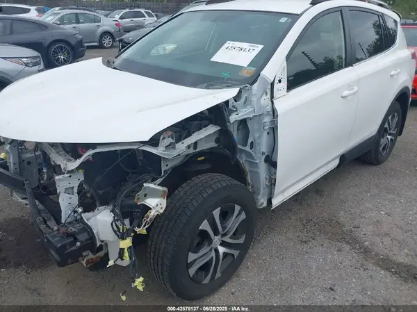 JTMBFREV9GD188097 2016 TOYOTA RAV 4 - Image 2
