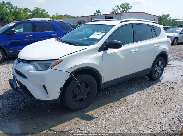 JTMBFREV9GJ085263 2016 TOYOTA RAV 4 - Image 2