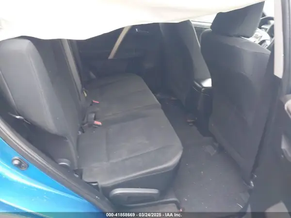 JTMBFREV9GJ100635 2016 TOYOTA RAV 4 - Image 8