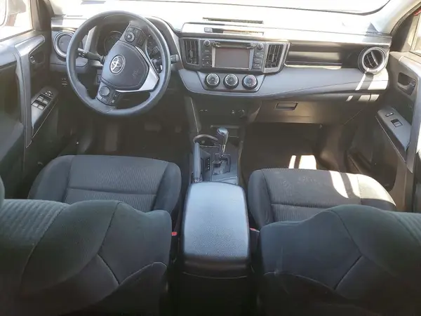2017 TOYOTA RAV 4 auction photo 8