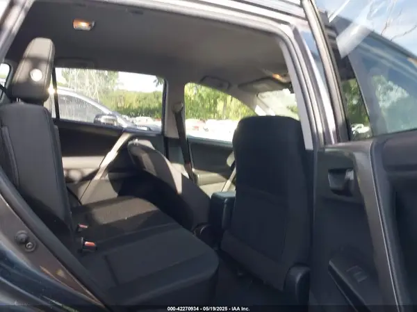 JTMBFREV9HJ128453 2017 TOYOTA RAV 4 - Image 8