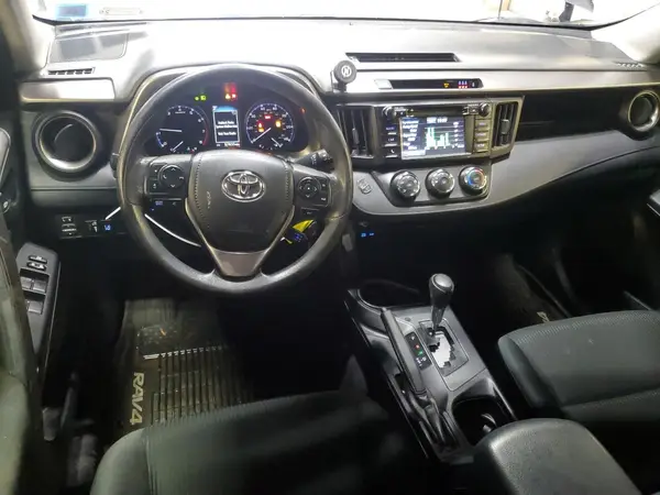 JTMBFREV9HJ131644 2017 TOYOTA RAV 4 - Image 8