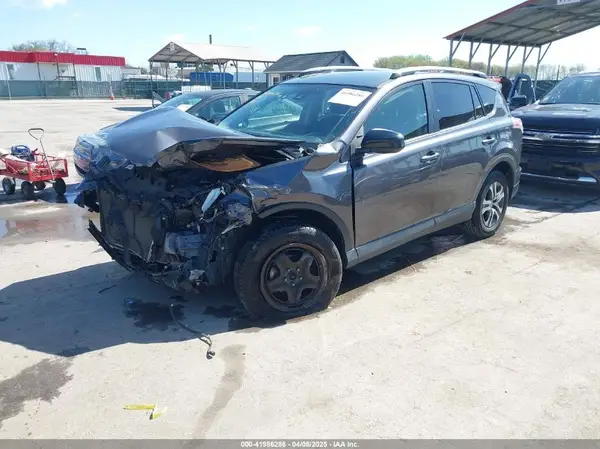 JTMBFREV9HJ133622 2017 TOYOTA RAV 4 - Image 2