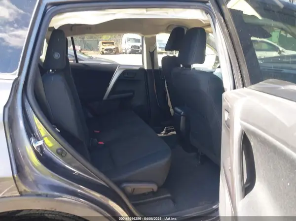 JTMBFREV9HJ133622 2017 TOYOTA RAV 4 - Image 8