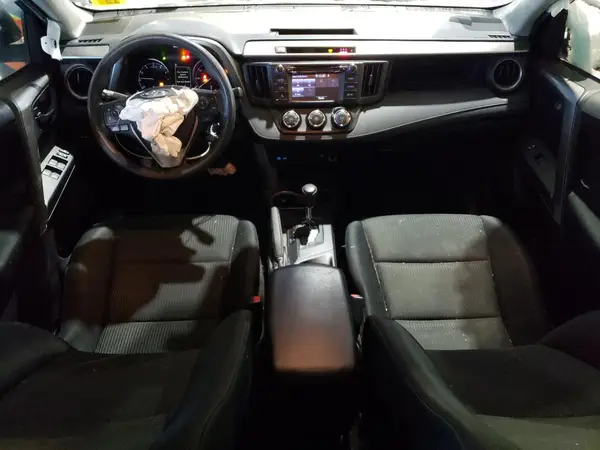 JTMBFREV9HJ134141 2017 TOYOTA RAV 4 - Image 8