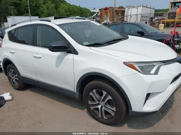 JTMBFREV9HJ139176 2017 TOYOTA RAV 4 - Image 1