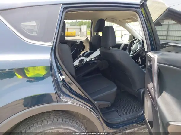 JTMBFREV9HJ152753 2017 TOYOTA RAV 4 - Image 8