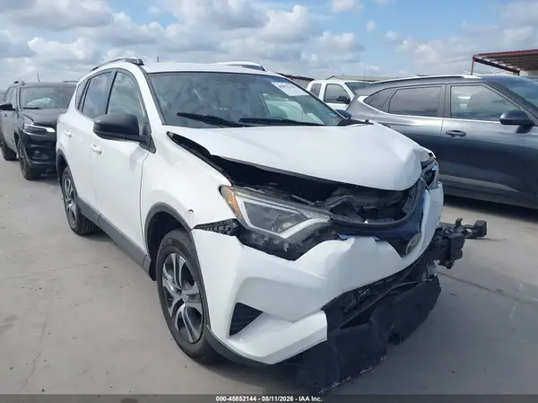 JTMBFREV9HJ160139 2017 TOYOTA RAV 4 - Image 1