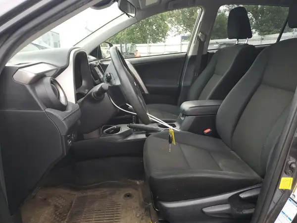 2017 TOYOTA RAV 4 auction photo 7