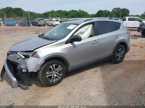 JTMBFREV9JJ257072 2018 TOYOTA RAV 4 - Image 2