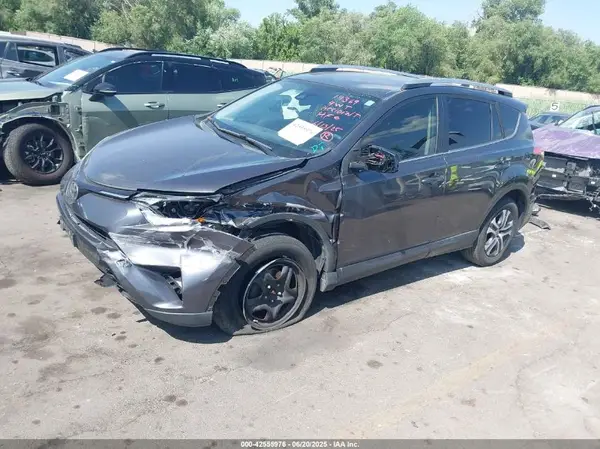 JTMBFREV9JJ719369 2018 TOYOTA RAV 4 - Image 2
