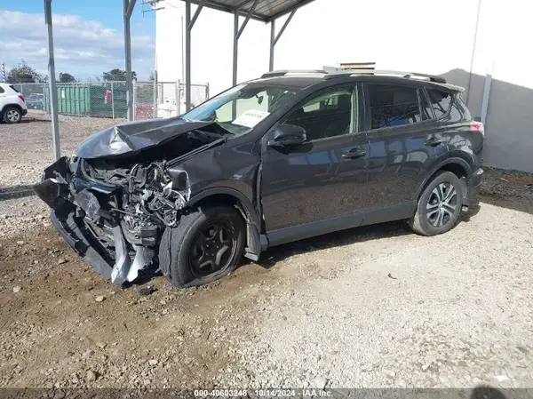 JTMBFREV9JJ729979 2018 TOYOTA RAV 4 - Image 2