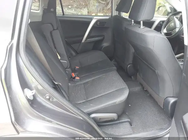 JTMBFREV9JJ742196 2018 TOYOTA RAV 4 - Image 8