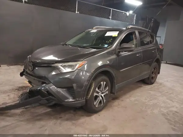 JTMBFREVXJJ221102 2018 TOYOTA RAV 4 - Image 2