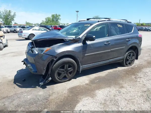 JTMBFREVXJJ745379 2018 TOYOTA RAV 4 - Image 2