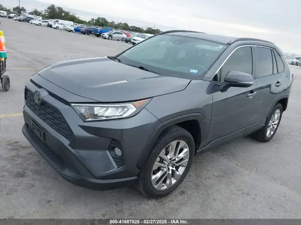 JTMC1RFV0KD504612 2019 TOYOTA RAV 4 - Image 2