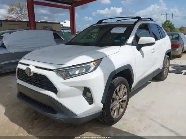 JTMC1RFV2KD504756 2019 TOYOTA RAV 4 - Image 2