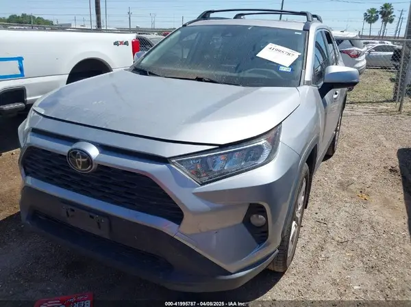 JTMC1RFV2KD517023 2019 TOYOTA RAV 4 - Image 2
