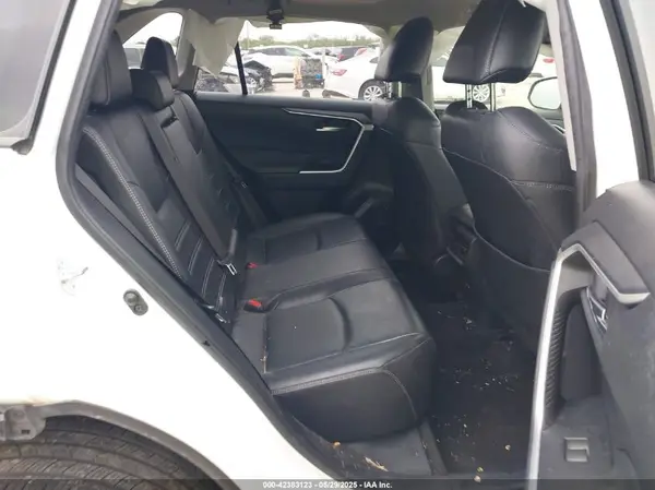 JTMC1RFV3KD003343 2019 TOYOTA RAV 4 - Image 8