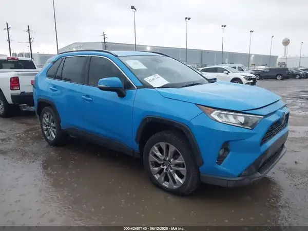 JTMC1RFV3KD022443 2019 TOYOTA RAV 4 - Image 1