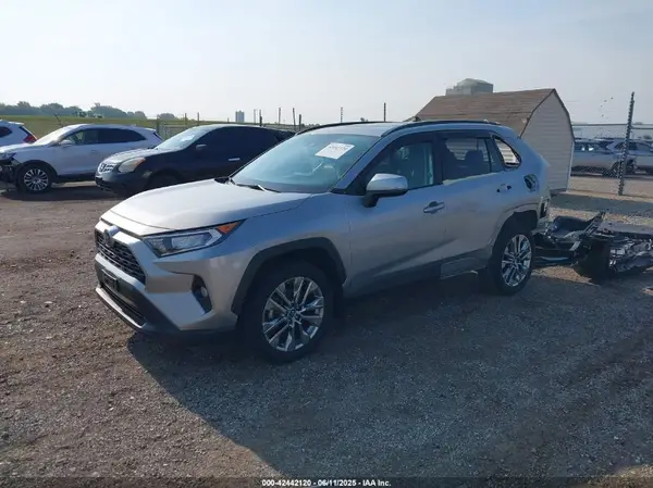JTMC1RFV3KD512218 2019 TOYOTA RAV 4 - Image 2
