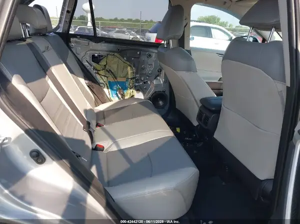 JTMC1RFV3KD512218 2019 TOYOTA RAV 4 - Image 8