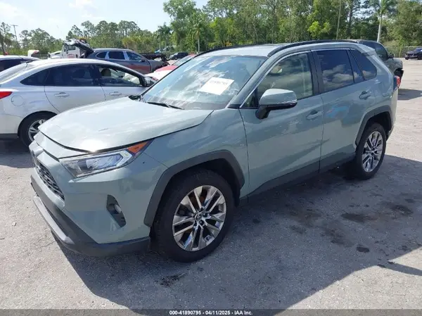 JTMC1RFV5KD014585 2019 TOYOTA RAV 4 - Image 2