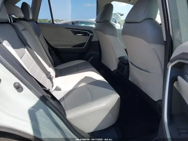 JTMC1RFV5KD014585 2019 TOYOTA RAV 4 - Image 8