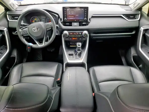 2020 TOYOTA RAV 4 auction photo 8