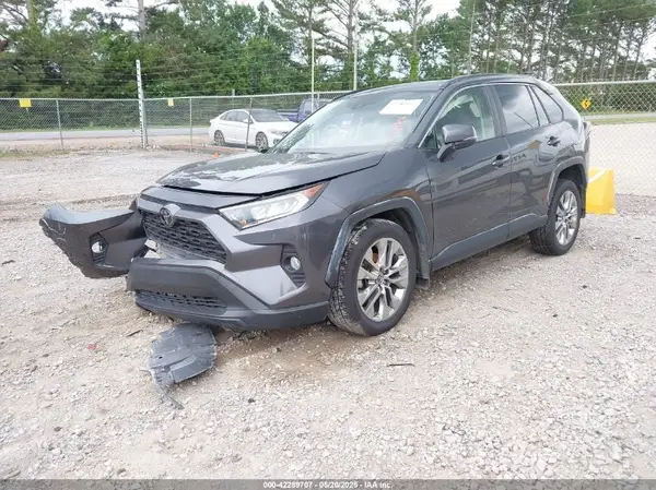 JTMC1RFV6KJ004018 2019 TOYOTA RAV 4 - Image 2