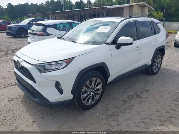 JTMC1RFV9KD011799 2019 TOYOTA RAV 4 - Image 2