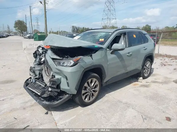 JTMC1RFVXKD018924 2019 TOYOTA RAV 4 - Image 2
