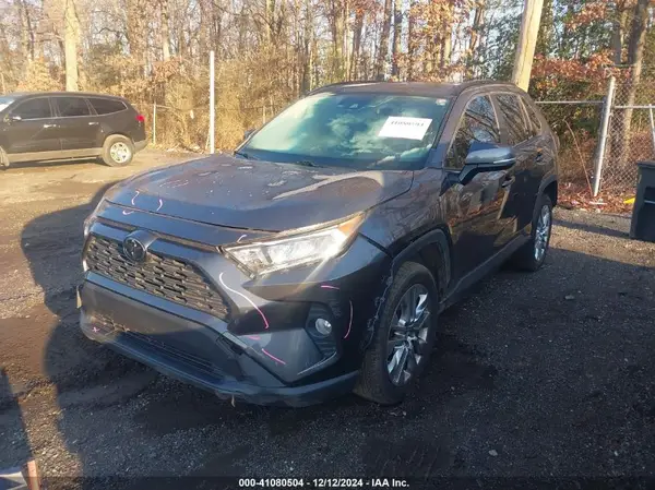 JTMC1RFVXKD032435 2019 TOYOTA RAV 4 - Image 2