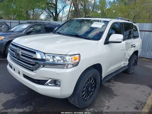 JTMCY7AJ0G4046601 2016 TOYOTA LAND CRUISER - Image 2
