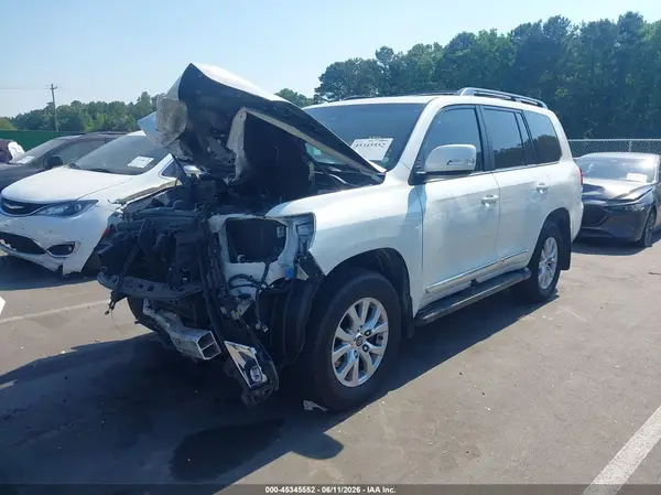 JTMCY7AJ2K4075798 2019 TOYOTA LAND CRUISER - Image 2