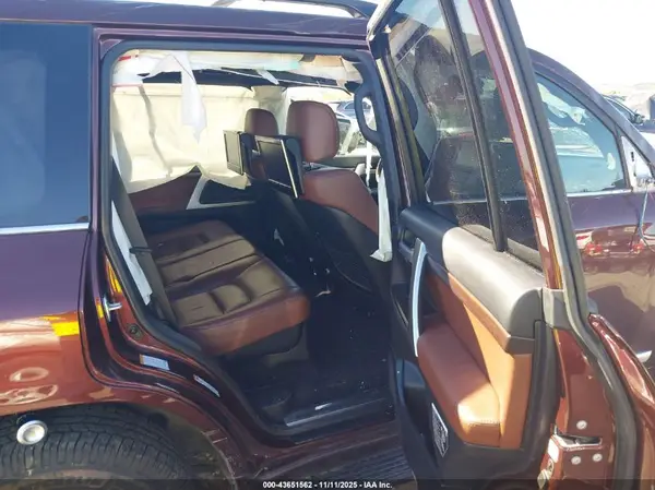 JTMCY7AJ3H4059196 2017 TOYOTA LAND CRUISER - Image 8