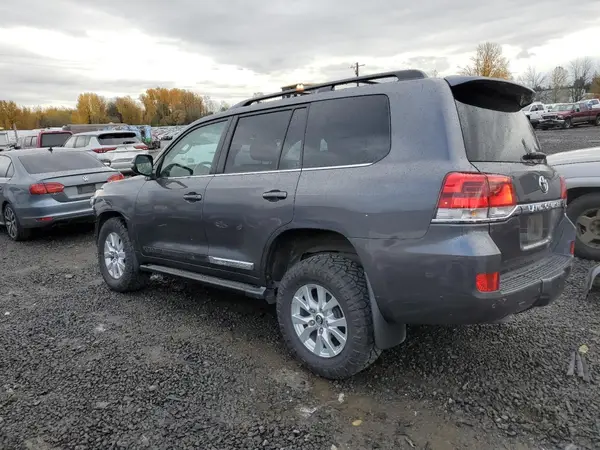 JTMCY7AJ3J4066509 2018 TOYOTA LAND CRUISER - Image 2