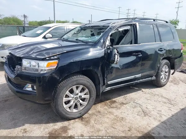 JTMCY7AJ4L4087226 2020 TOYOTA LAND CRUISER - Image 2